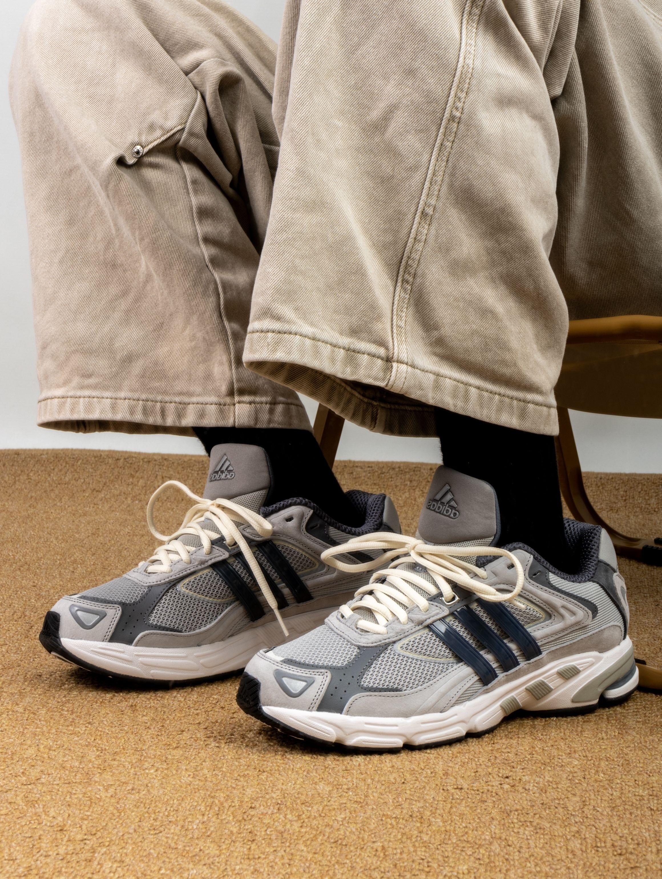 深灰麂皮+网面|这双阿迪的复古感也太顶了!